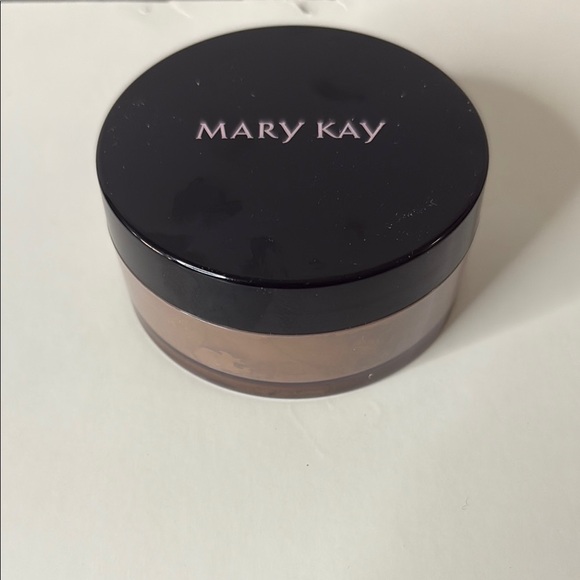 Mary Kay Brown Setting Powder Sleek Compact - Picture 2 of 4